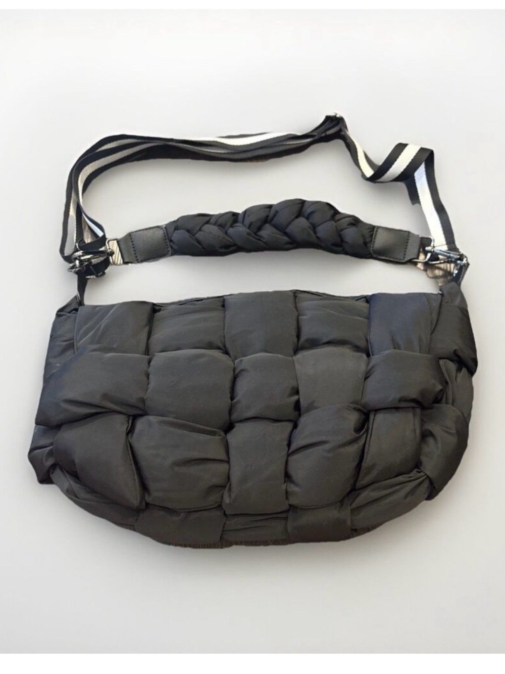 Sol And Selene Sixth Sense Medium Shoulder Bag Womens Black Quilted NWOT $90